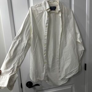 087. Classic White Men's Shirt.